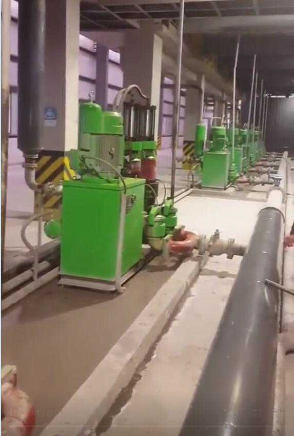 YB250陶(tao)瓷柱(zhu)塞泵(beng)大批(pi)量使(shi)用現(xian)場視(shi)頻