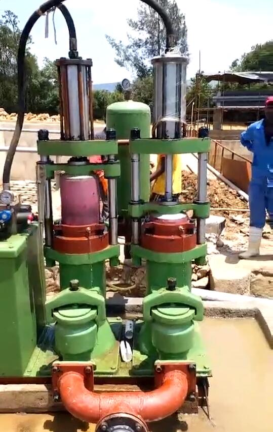 華(hua)星陶(tao)瓷柱(zhu)塞泵(beng)-國外(wai)客戶(hu)使用(yong)現場(chang)